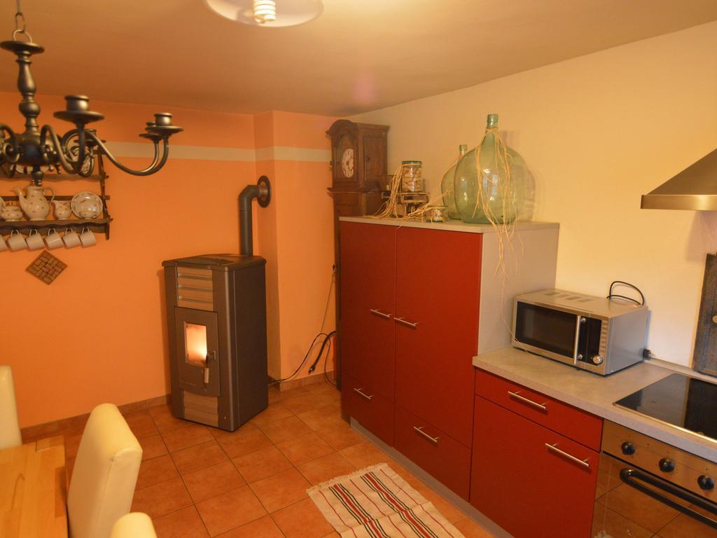 Charming Holiday Home In Neumagen Dhron Eksteriør billede